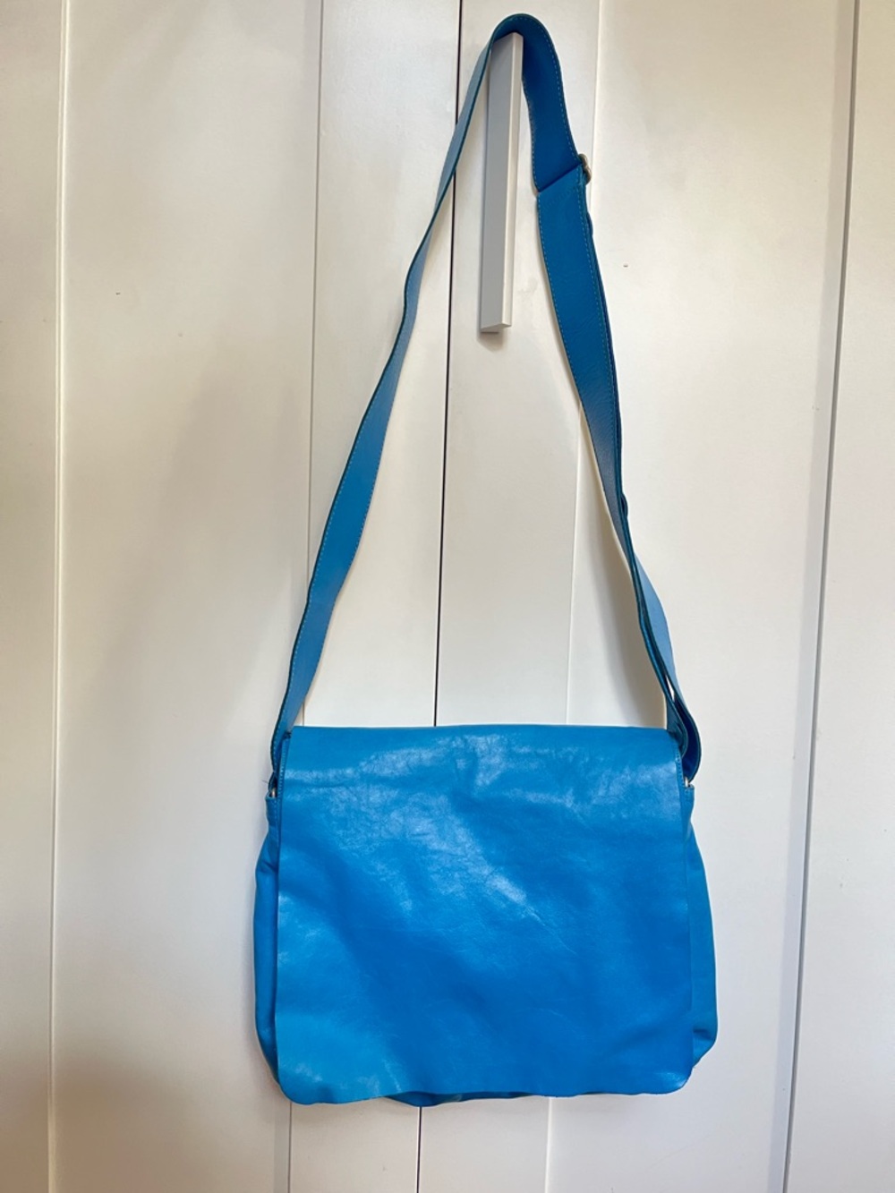 M0851 Bright Blue Leather Crossbody Shoulder Bag